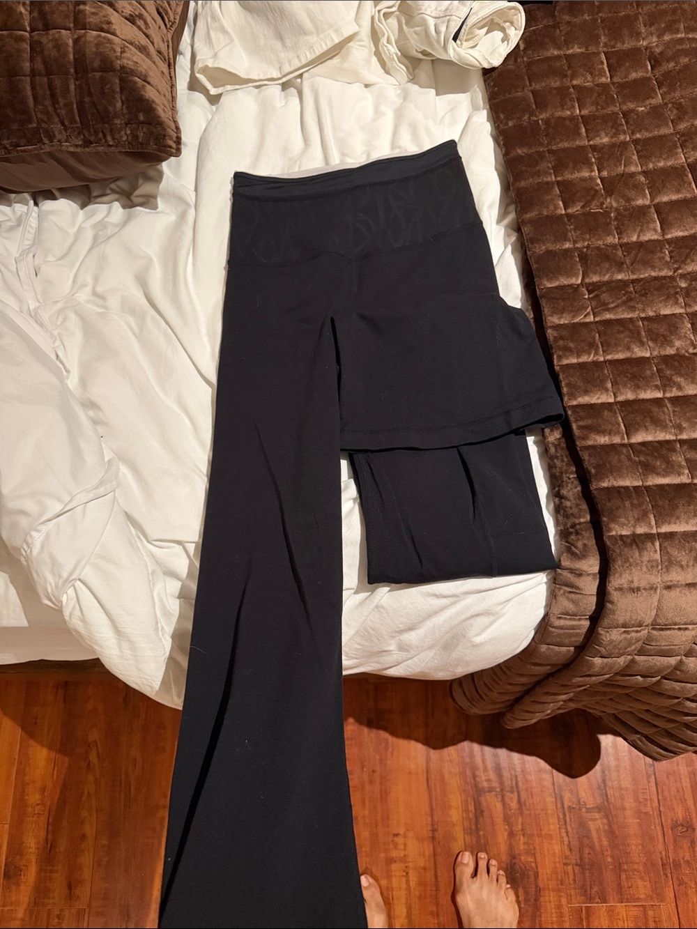 Black women, white leg leggings